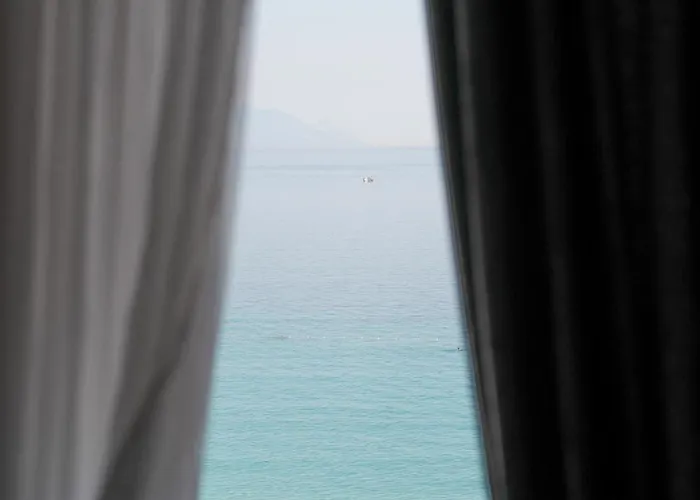 Bianco Hotel *