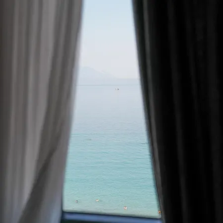 Bianco Otel *